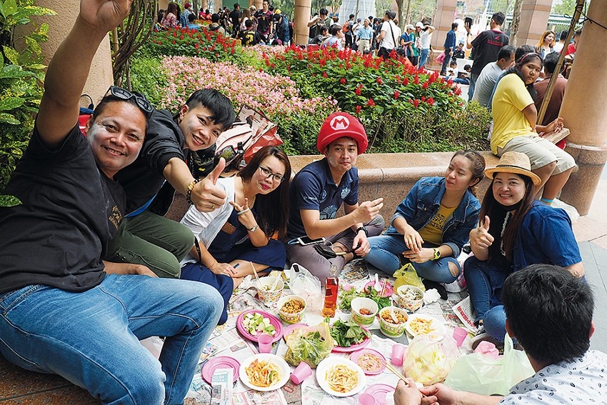 Thai workers celebrate Songkran in Taiwan in 2019. (MOFA photo)
