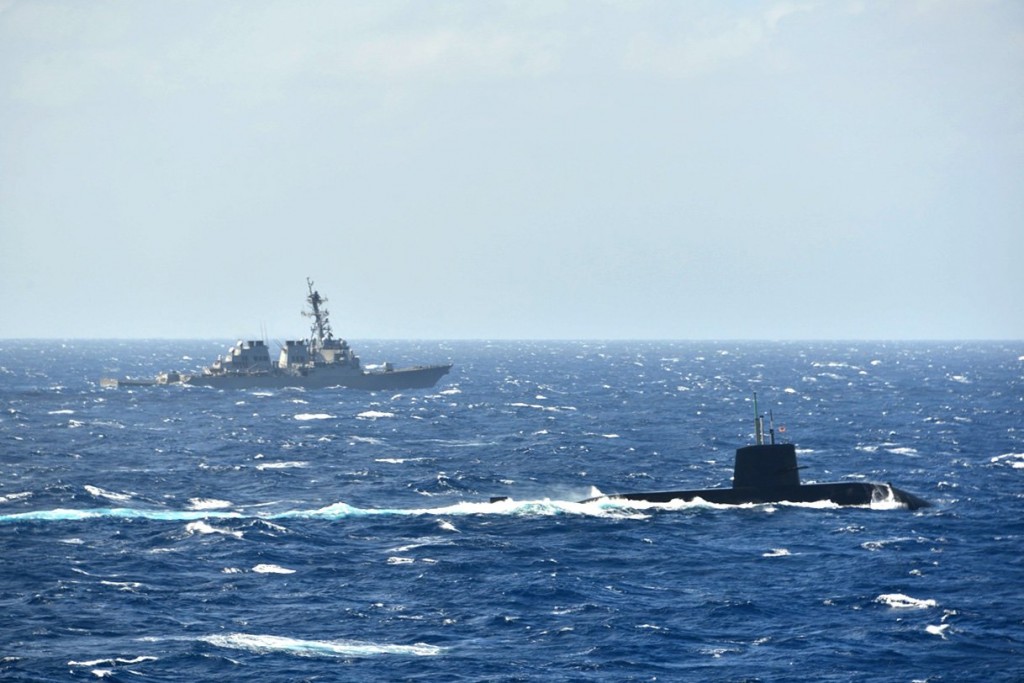 USS Milius and unidentified Japanese submarine. (JMSDF photo)
