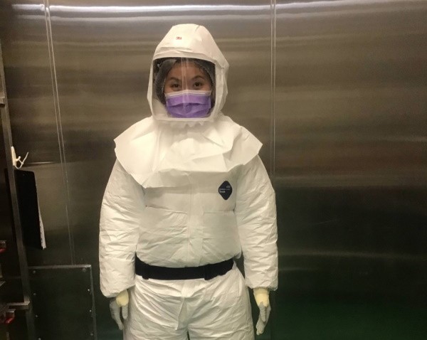 P3 lab worker in full protective gear. (National Health Research Institutes photo)
