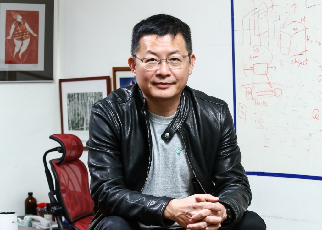 Professor Hsu in his office at NTU. (Meet photo)
