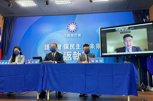 KMT Department of International Affairs Political Officer Wennie Wu (left), Director Alexander Huang (center), Deputy Director Joseph Weng
