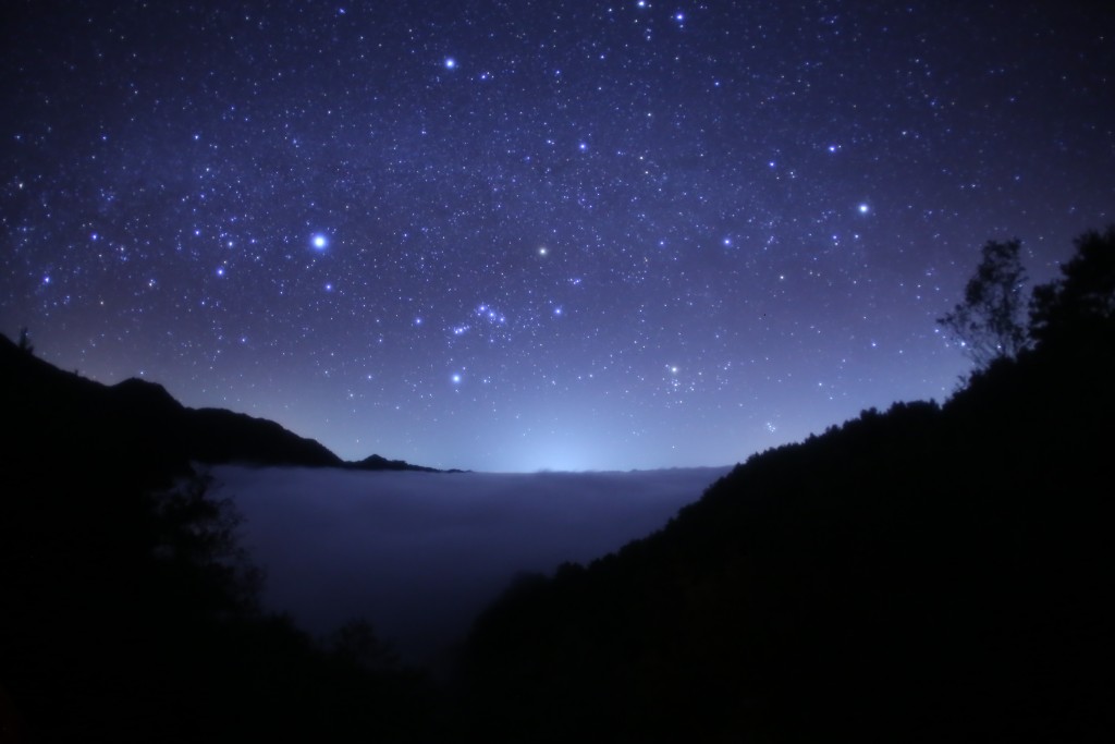 The star-embellished night sky above a sea of clouds on Alishan. (P.K. Chen photo)
