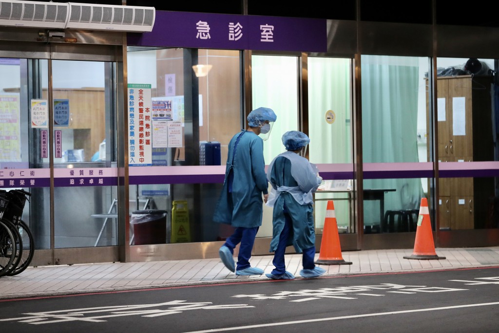 Emergency rooms are the first place to detect epidemics, says NTU professor Wen Tzai-hung.
