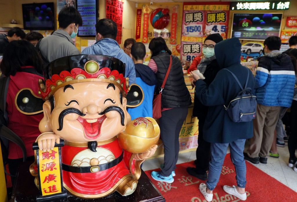 Many people have tried their luck at lottery stores across Taiwan during Lunar New Year. 
