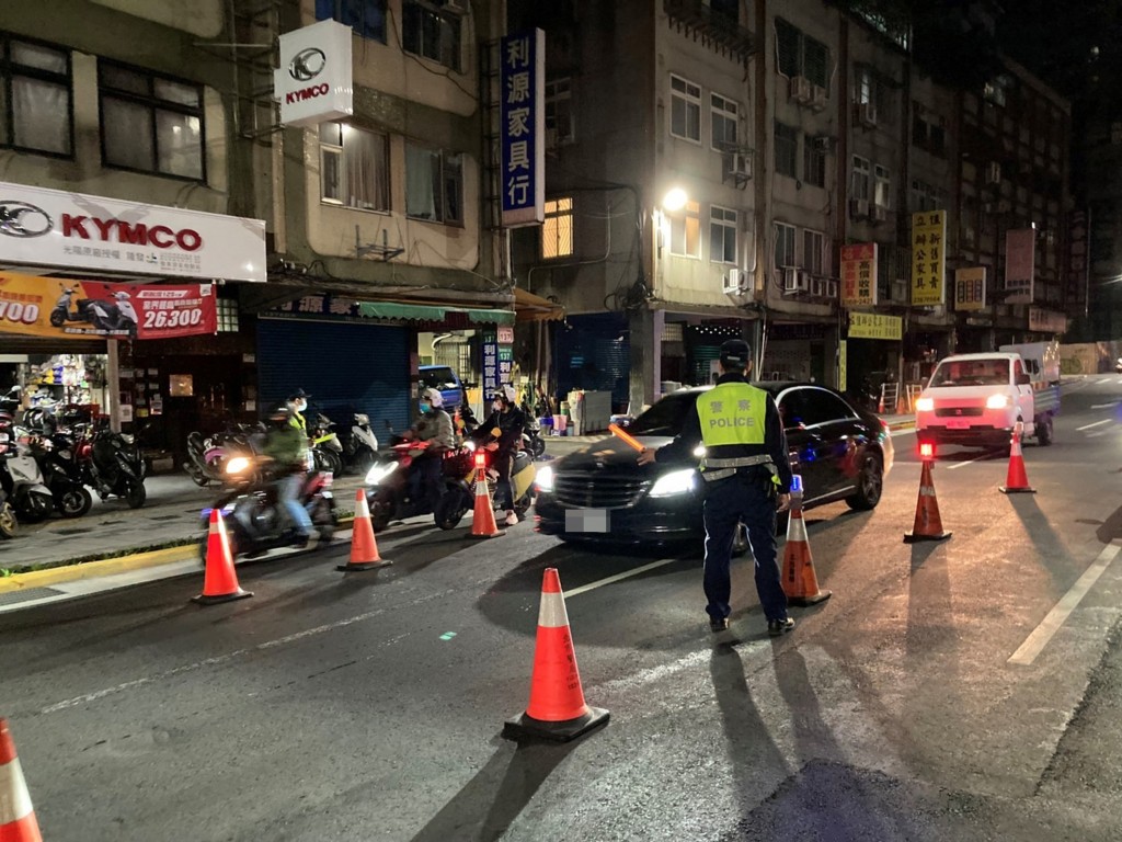 Taipei police launch crackdown on drunk driving and irresponsible drivers.  (CNA, Taipei Police photo) 
