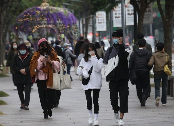 Strong cold air mass to hit Taiwan Tuesday, bringing single-digit lows to north