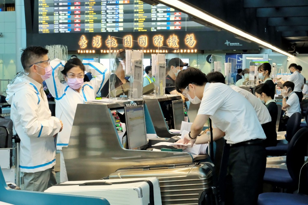 Staff at Taiwan Taoyuan International Airport will face COVID tests until Jan. 22. 
