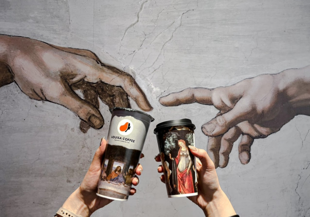 「會動的文藝復興」與「路易莎」跨界合作推出聯名主題咖啡杯(圖/翡冷翠文創)
