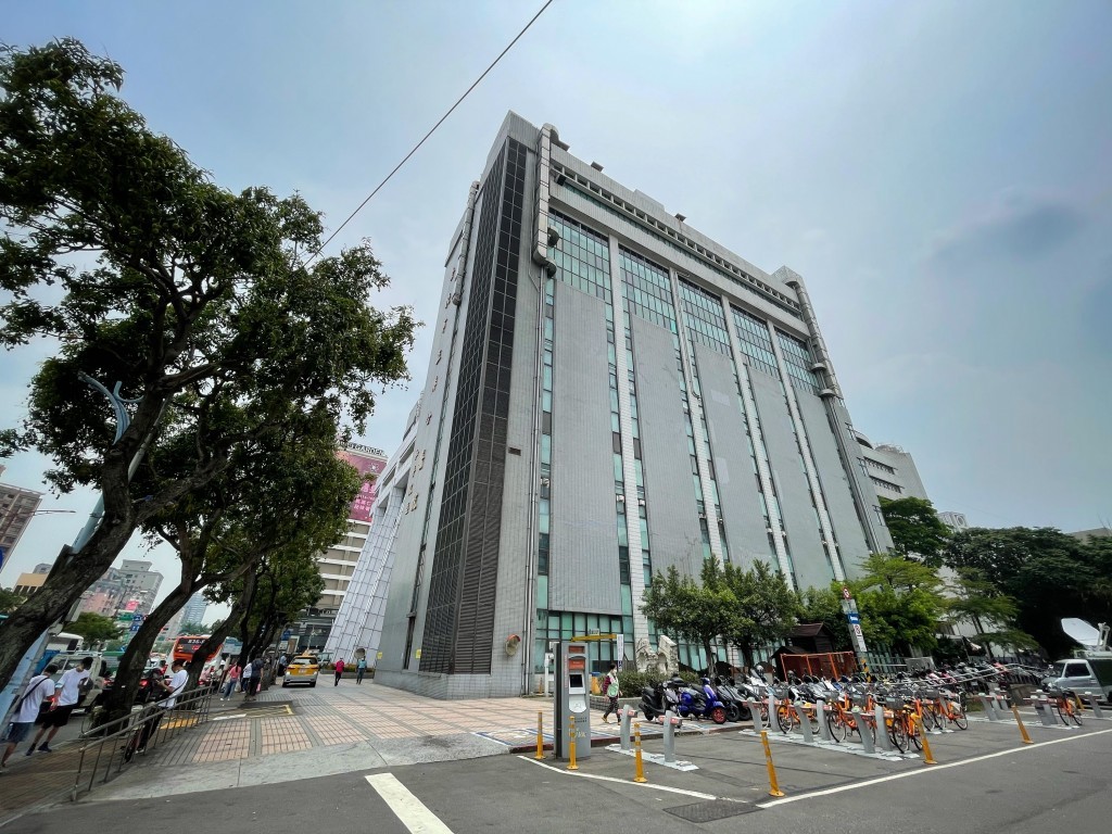 副市長黃珊珊證實，台北市立聯合醫院和平院區的員工與其家人確診。
