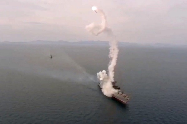 Failed launch of cruise missile from Russian naval frigate Marshal Shaposhnikov. (YouTube, Чингис Дамбиев screenshot)
