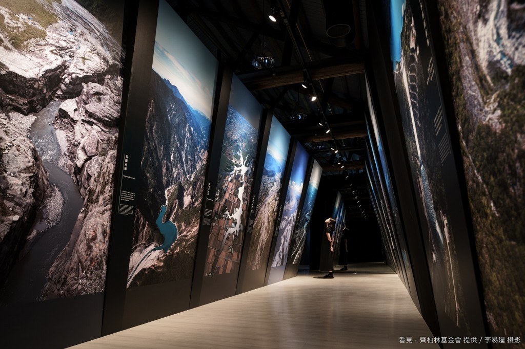 齊柏林環境學習中心透過影像紀錄，帶領民眾從臺灣的上空俯看大地的容貌及歷史痕跡 (圖/新北市環保局）
