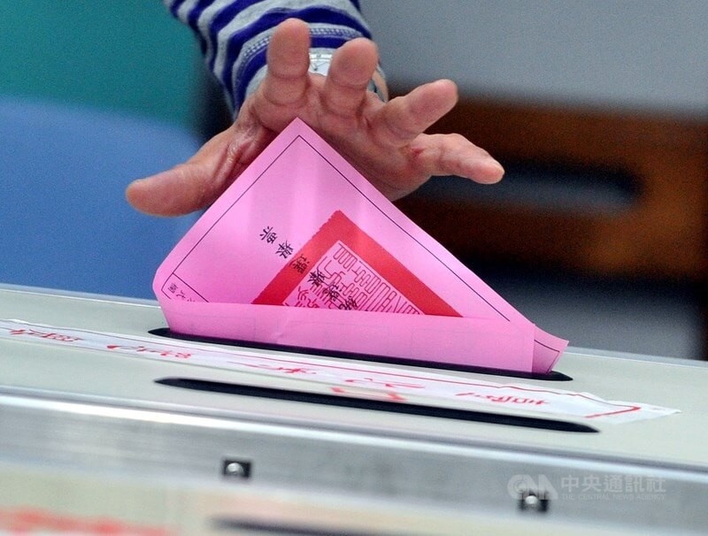 The referendum about the voting age will take place on Nov. 26, the day of the local elections. 
