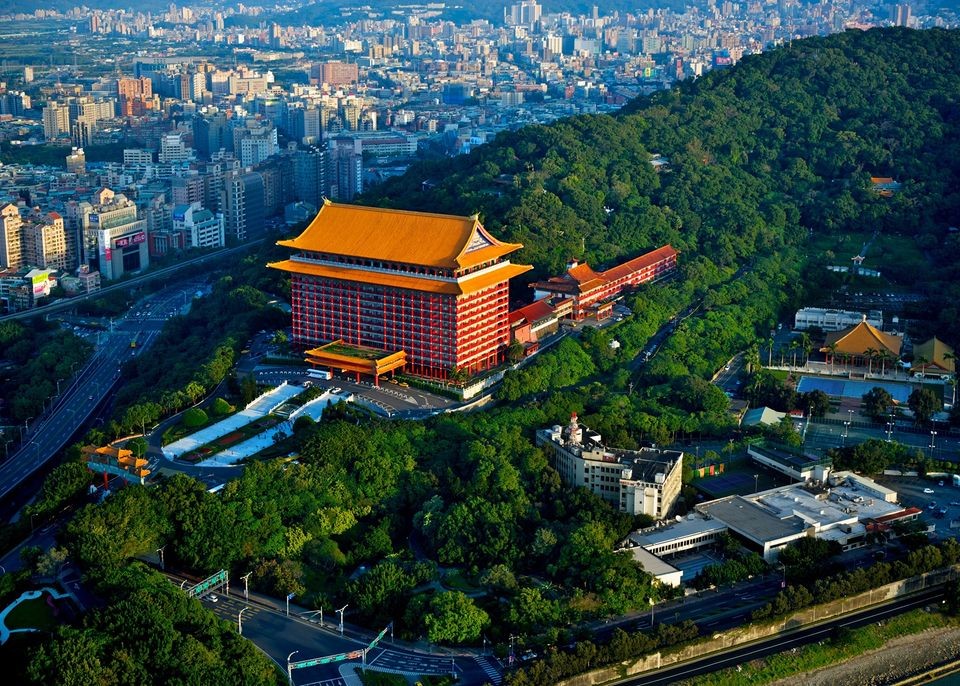 The U.S. CDC sees Taiwan as a high-risk destination. (Facebook, Grand Hotel photo)
