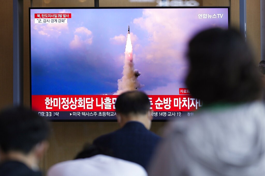 北韓今年多次試射導彈，這次選在美國總統拜登離開亞洲數小時候後的25日凌晨試射導彈。(圖／美聯社 檔案照片）
