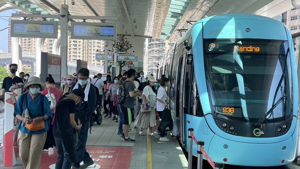 The Danhai LRT will add a 12:31 a.m. train for two months. (CNA, New Taipei Metro Corp. photo)
