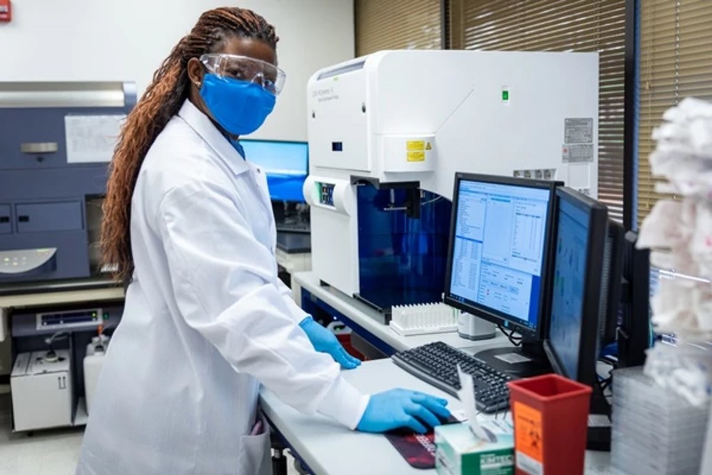 Novavax scientist conducts vaccine development research. (Novavax photo)
 
