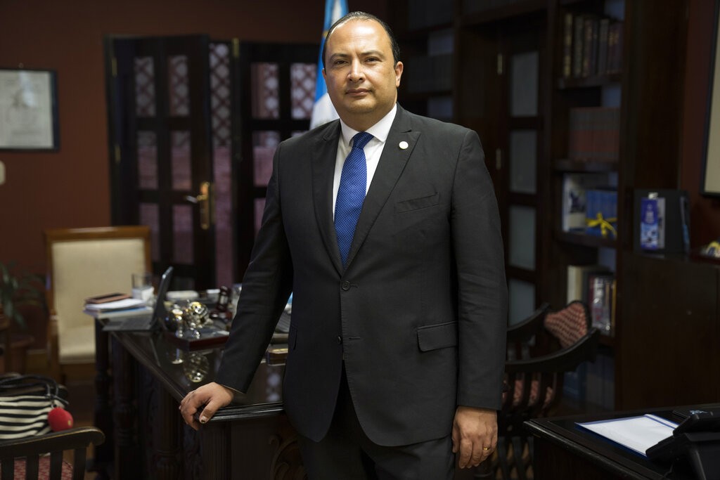 瓜地馬拉外交部長布卡羅（Mario Bucaro）接受日經亞洲（Nikkei Asia）訪問。（圖/美聯社）
