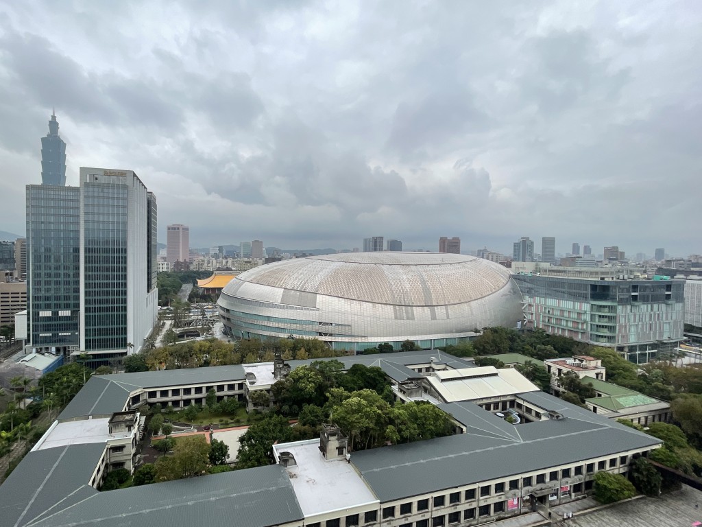 The Taipei Dome will not begin trial operations in October. 
