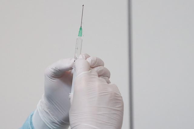根據最新研究卻發現，接種流感疫苗能降低40%的罹患風險。（圖/pixabay）
