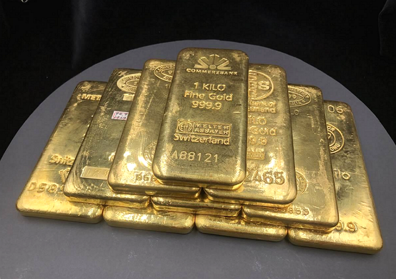 Confiscated gold bullion bars put up for auction in Taiwan. (Taitung District Prosecutors Office photo)
