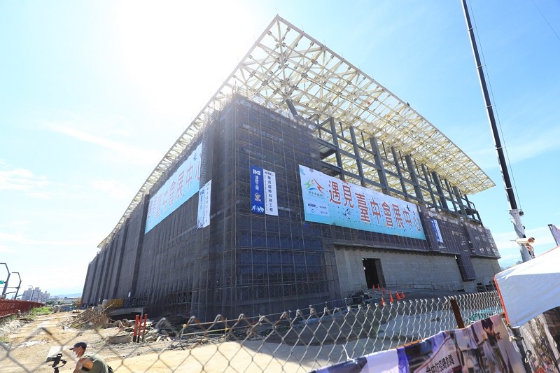 Topping out event held for Taichung International Convention and Exhibition Center. (Taichung City Government photo)
