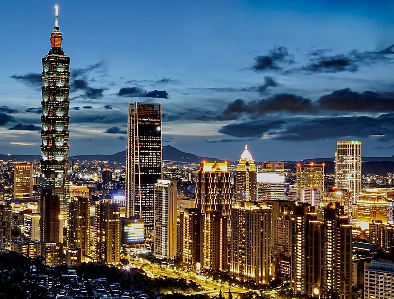 Taipei City skyline at night. (Flickr, 毛貓大少爺 photo)
