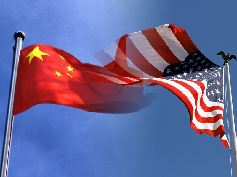 川普時期對中國發動貿易戰，3年半來美國進口商進口中國科技產品支付320億美元關稅。
