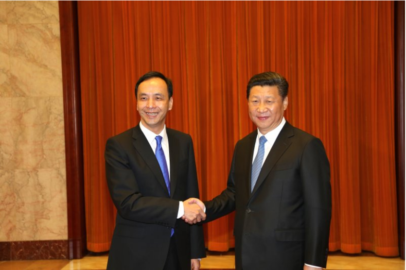 The KMT's Eric Chu and CCP's Xi Jinping meet up in May, 2015. (KMT photo)  
