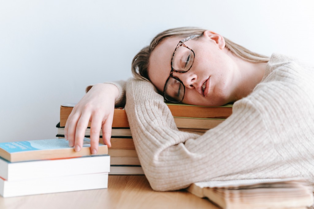 根據最新大型研究發現，經常午睡的人罹患高血壓和中風的機率較高。（圖/pexels）
