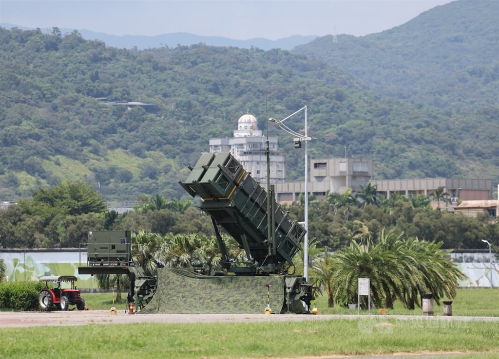 Patriot missile battery deployed at Dajia Riverside Park. 
