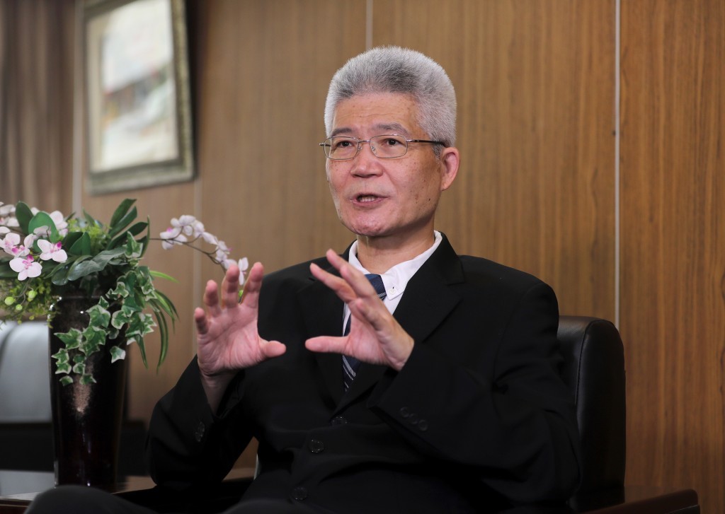 公視董事長胡元輝將兼任華視新董事長。
