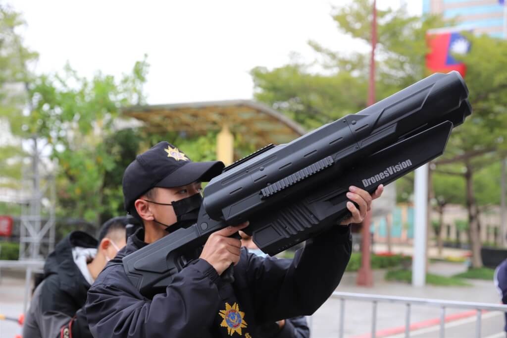 Soldiers on Kinmen and Matsu are being equipped with anti-drone weapons. 
