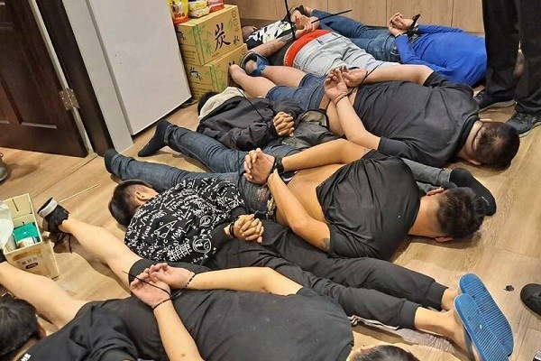 Eight suspects arrested in raid on Thursday (Nov. 3). (New Taipei City Police Department photo)