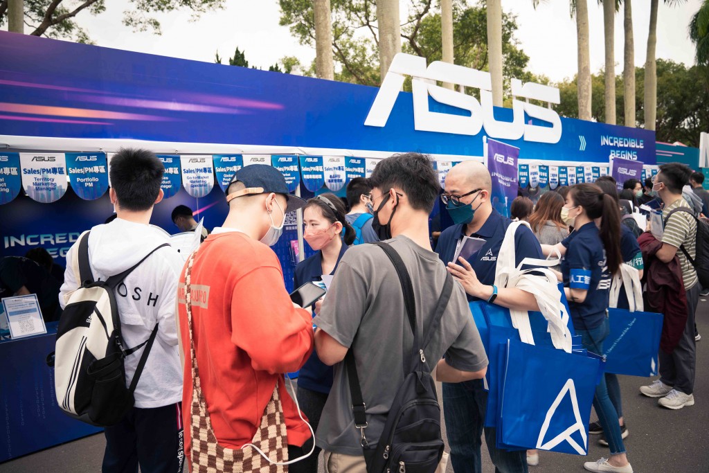 ASUS popup exhibition stall.
