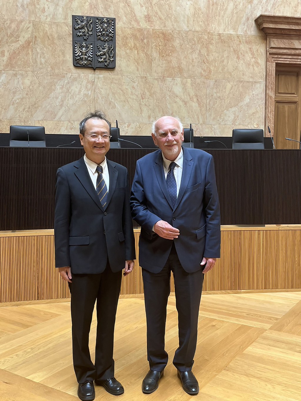 Judicial Yuan President Hsu Tzong-li in Brno with Czech Constitutional Court President Pavel Rychetsky. (CNA, Taiwan office in Prague photo)
