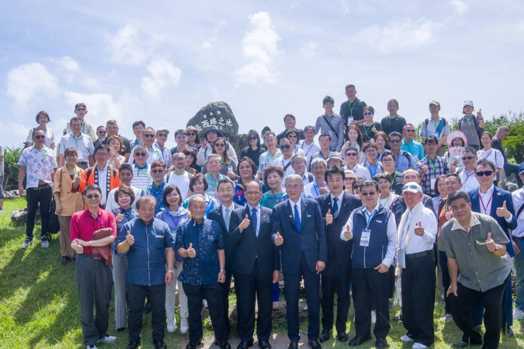 The Taiwan delegation on Japan's Yonaguni Island July 4. (CNA, Legislative Yuan photo)
