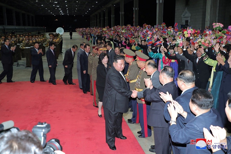 金正恩回北韓受到大陣仗迎接（圖／KCNA via 路透社）
