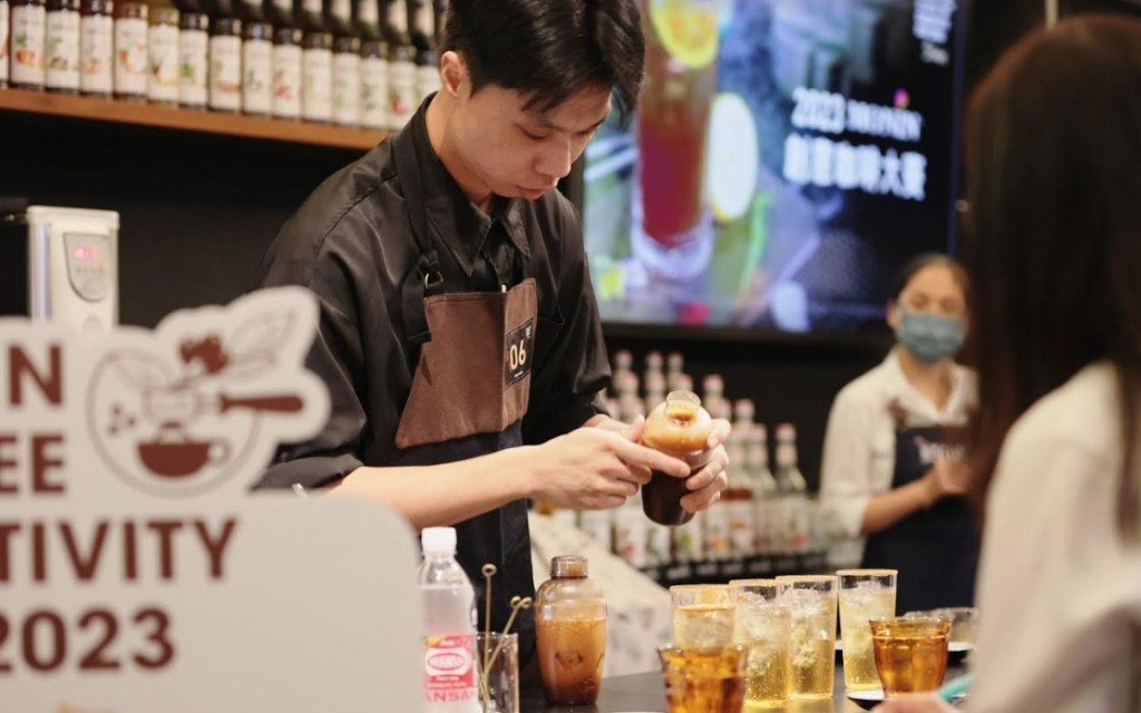 賴冠宇將代表台灣前往馬來西亞參加「2023 MONIN Coffee Creativity Cup 咖啡創意大賽」亞太區總決賽。...