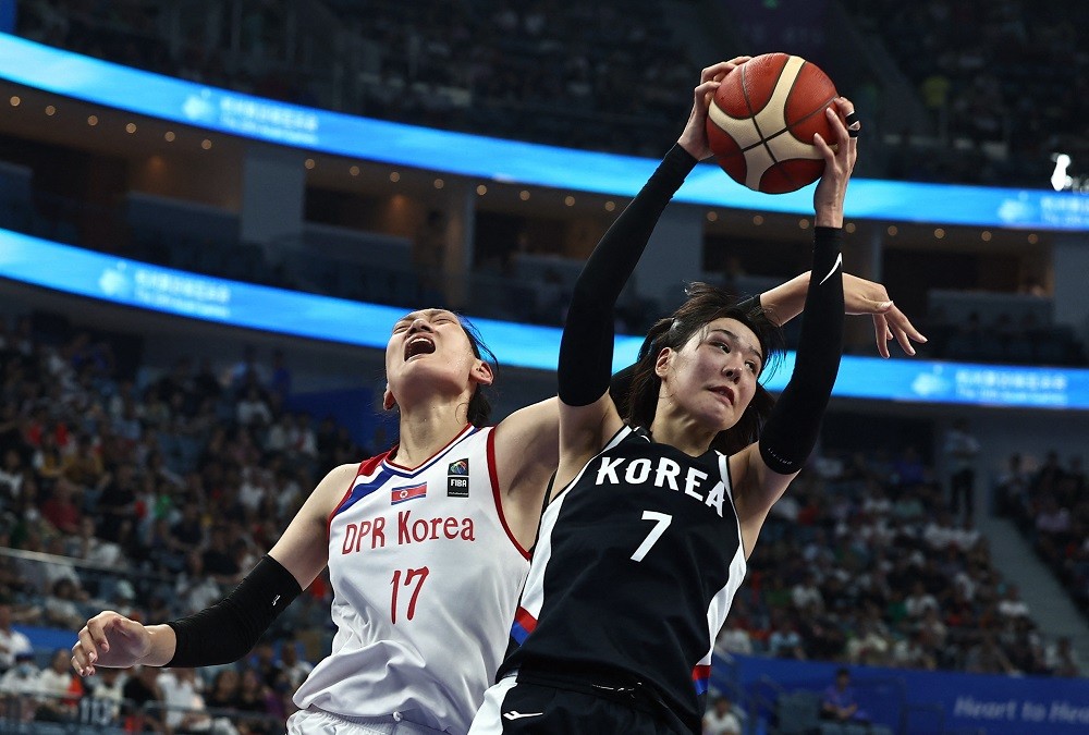 杭州亞運9月29日南北韓女子籃球對決，最終由北韓勝出（圖／路透社 ANN WANG）
