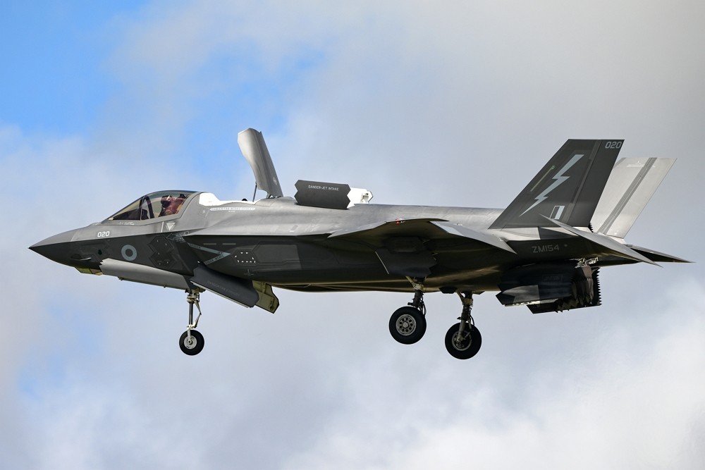 F-35B戰機在英國皇家國際航空展展示飛行（圖／路透社MI News）
