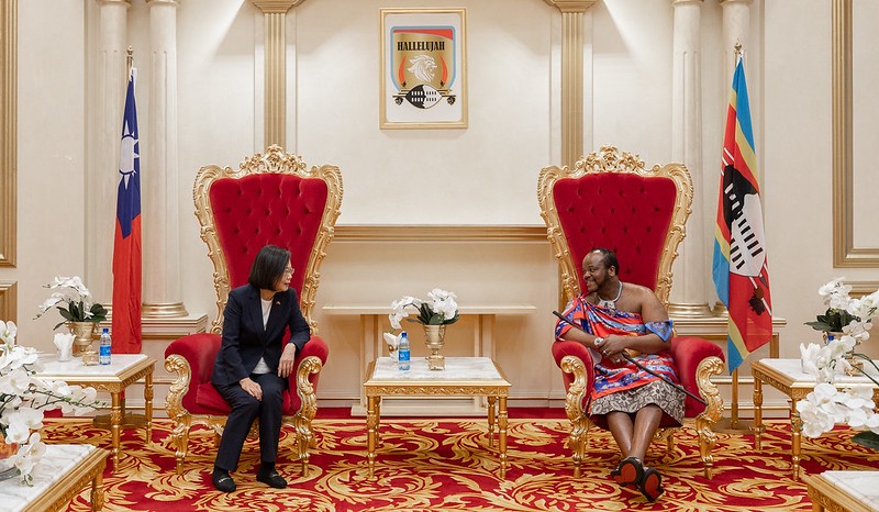 President Tsai Ing-wen meets with King Mswati III in Eswatini in September. (Presidential Office photo)
