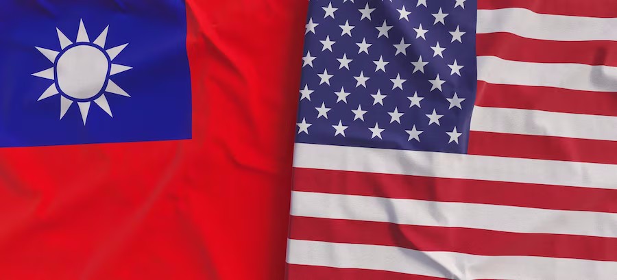 Taiwan and US flags. (Freepik, DanaCS image)
