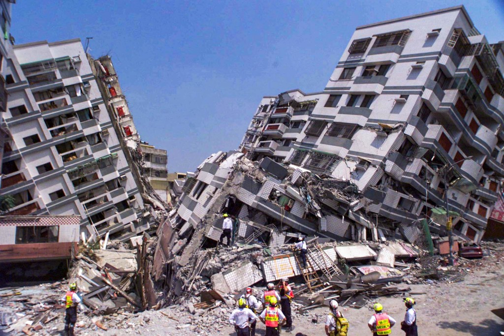 Collapsed buildings seen after 1999 Jiji earthquake. (Reuters photo)
