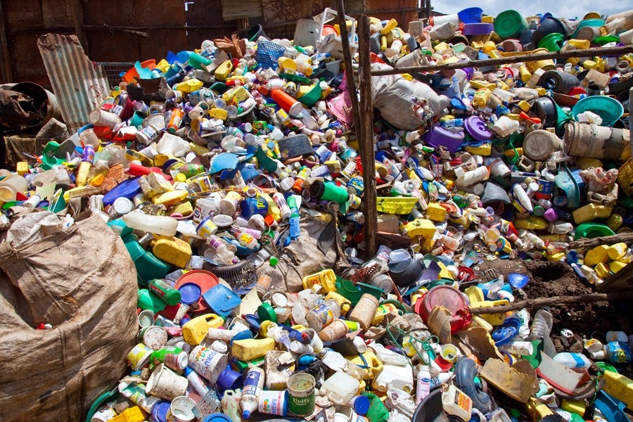 位於肯亞的塑膠廢棄物回收中心。（圖／路透社Alamy）
