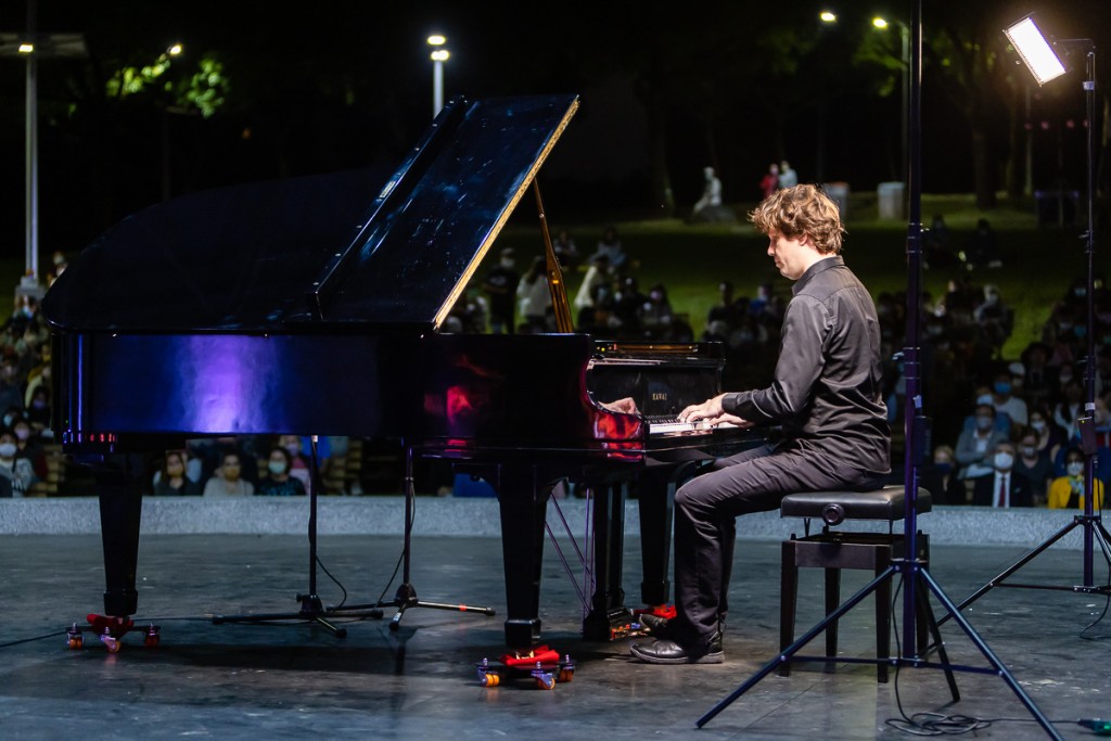Taiwan-based Polish pianist Kamil Tokarski will perform a medley of works by Frederic Chopin next weekend at Daan Forest Park. (Polish Office in Taipe...