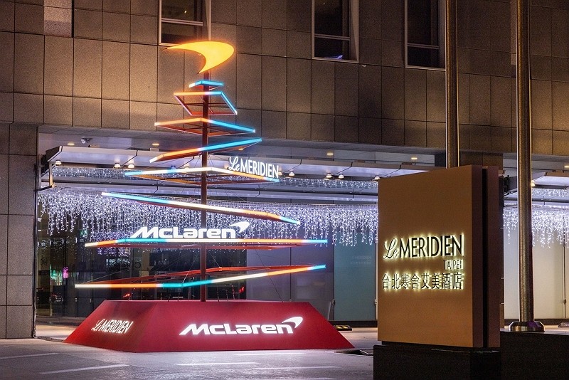 台北寒舍艾美酒店攜手McLaren麥拉倫推聖誕裝置打卡活動（圖／台北寒舍艾美酒店）
