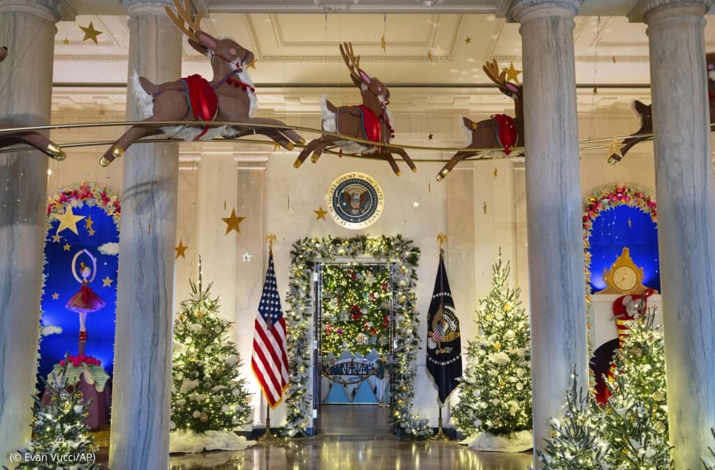 外資目前正處於耶誕節假期。示意圖為美國白宮耶誕節慶裝飾。 (取自<a href="https://www.facebook.com/AIT...