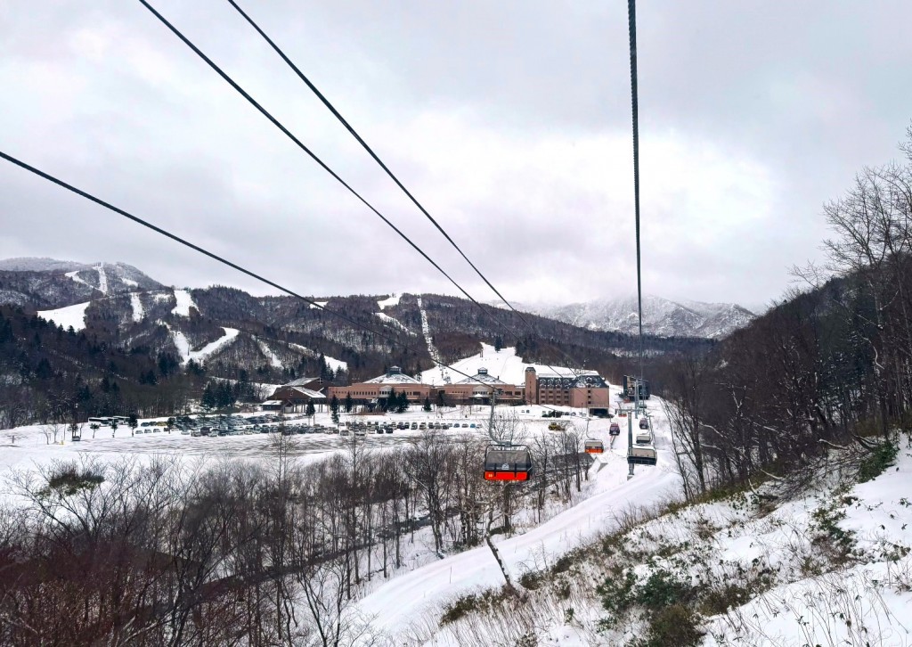 度假龍頭 Club Med 今（2023）年於日本北海道新設親子滑雪度假村Kiroro Grand，出村即為擁有23條雪道的滑雪場，相當便...