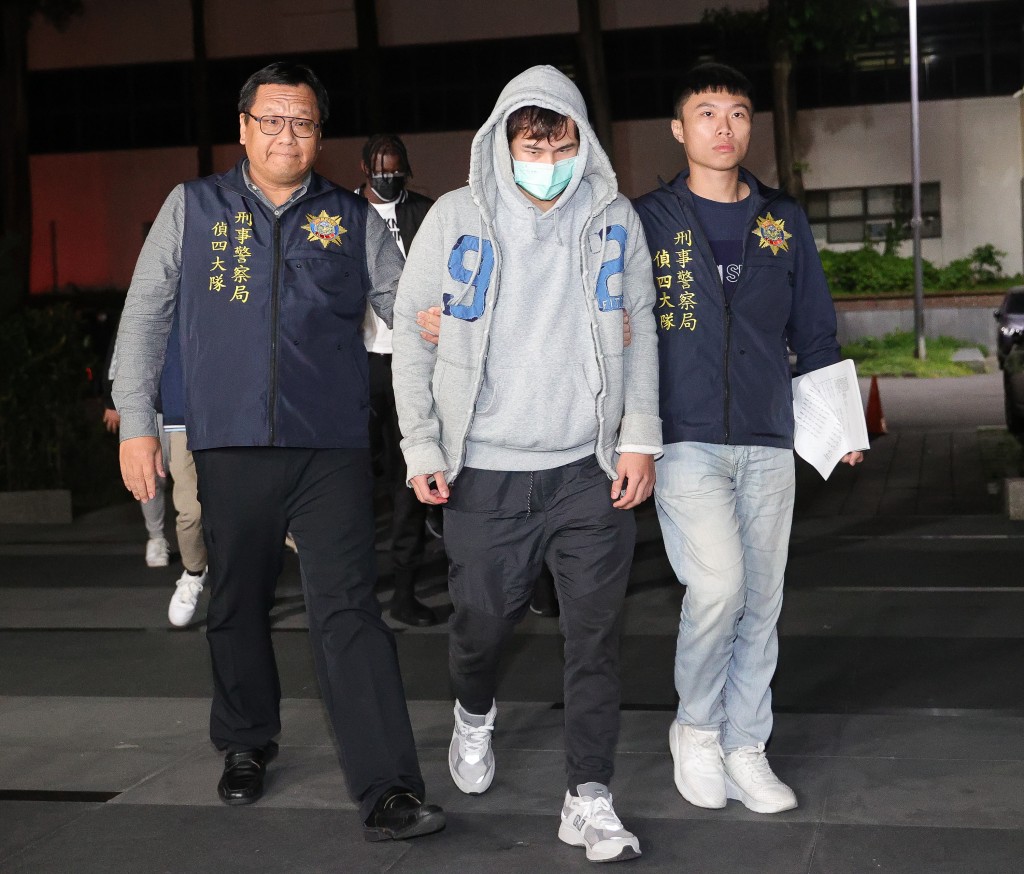 Fifteen individuals have been charged with match-fixing and betting on SBL basketball games. Ex-Luxgen Dinos player Ko Min-hao was questioned abo...