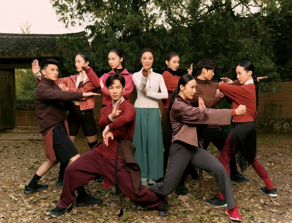 楊紫瓊及舞劇《詠春》舞者拍攝lululemon《新春，詠春》主題短片。（圖／品牌提供）

